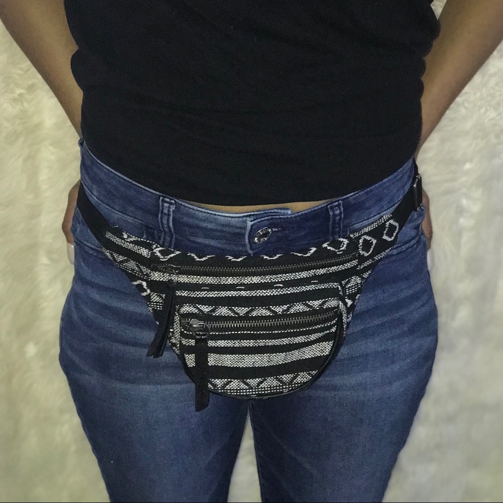 Forever 21 Fanny Pack - Picture 7 of 7